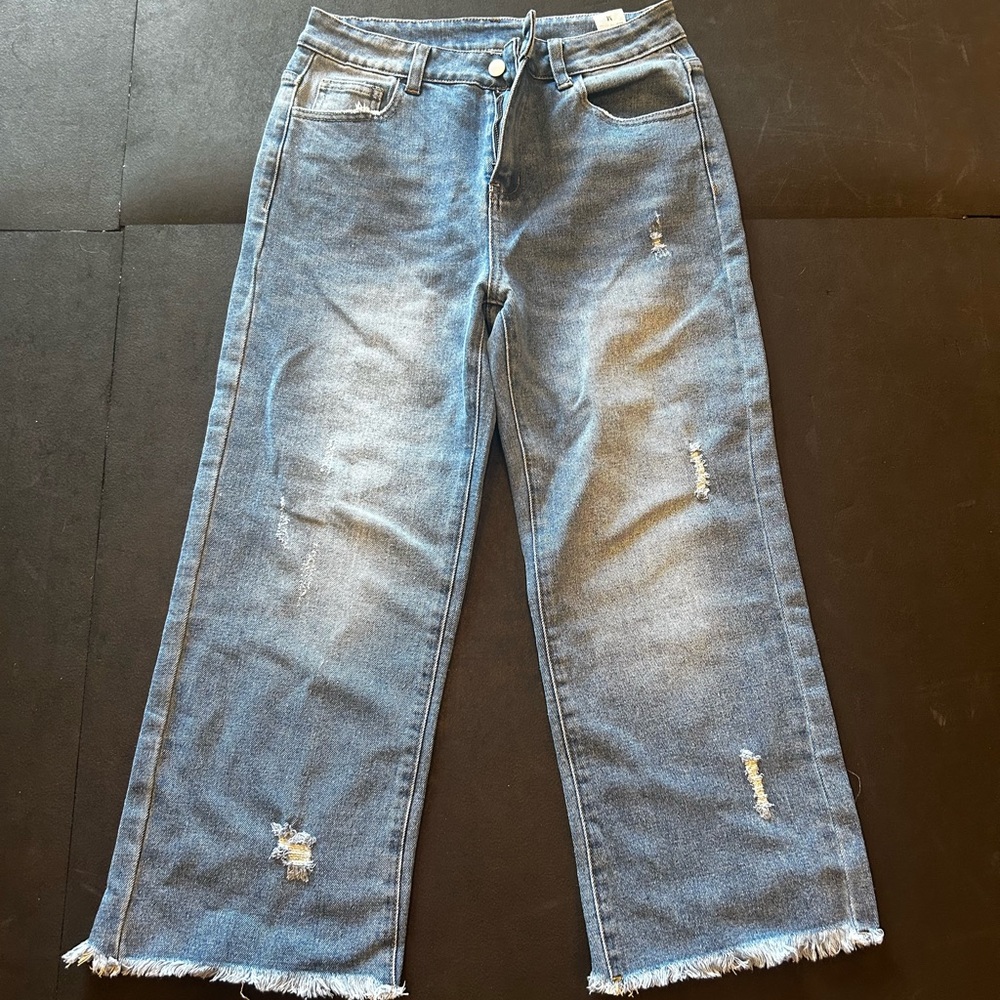 Women’s Distressed Wide-Leg Crop Jeans